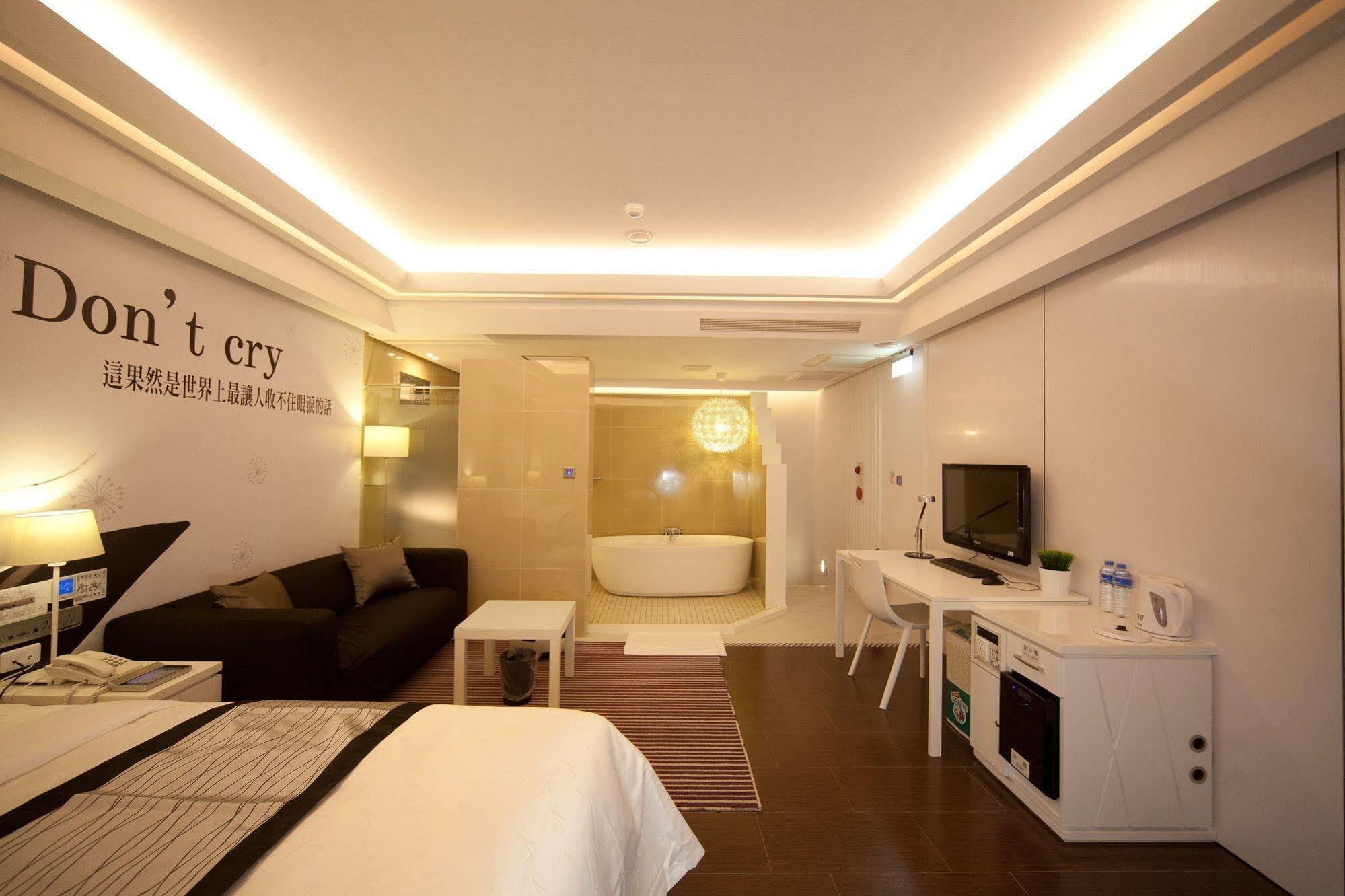 King Motel王者 桃園市旅館177號 Екстериор снимка